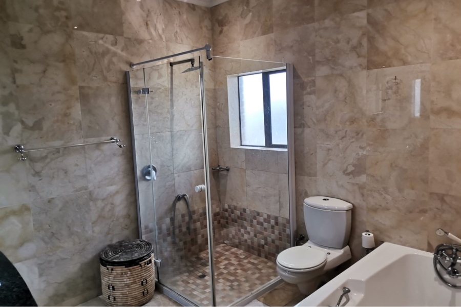 5 Bedroom Property for Sale in Bluewater Bay Eastern Cape